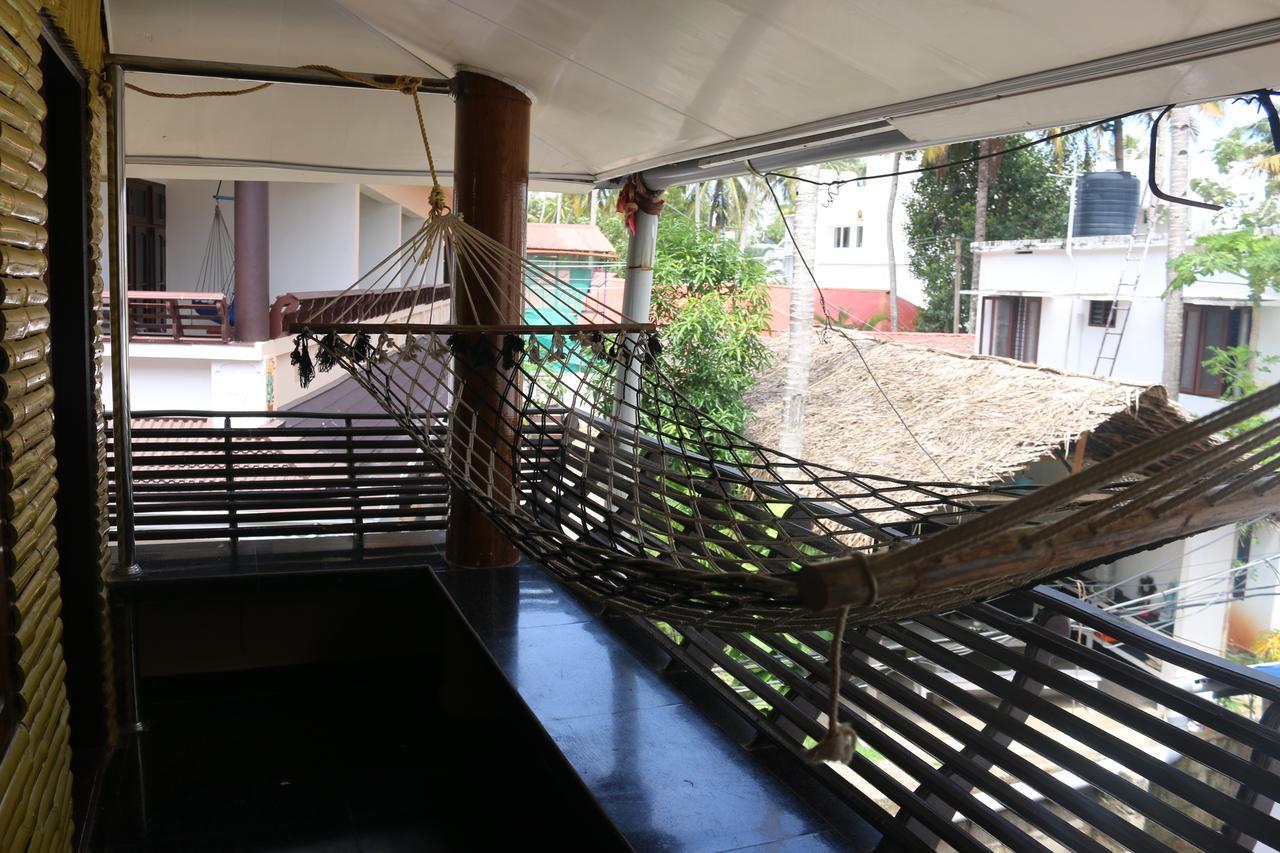 Mummy Bamboo House Hotell Varkala Exteriör bild